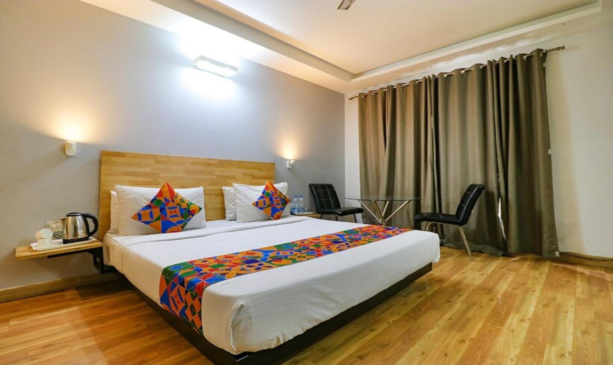 Fabhotel Majestic Jpm I New Delhi Bagian luar foto