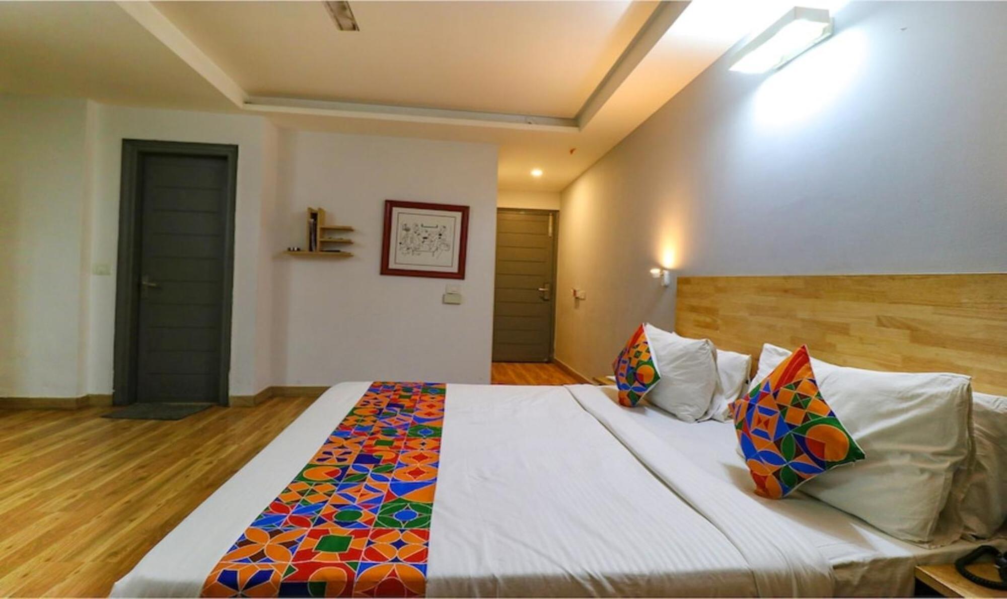 Fabhotel Majestic Jpm I New Delhi Bagian luar foto