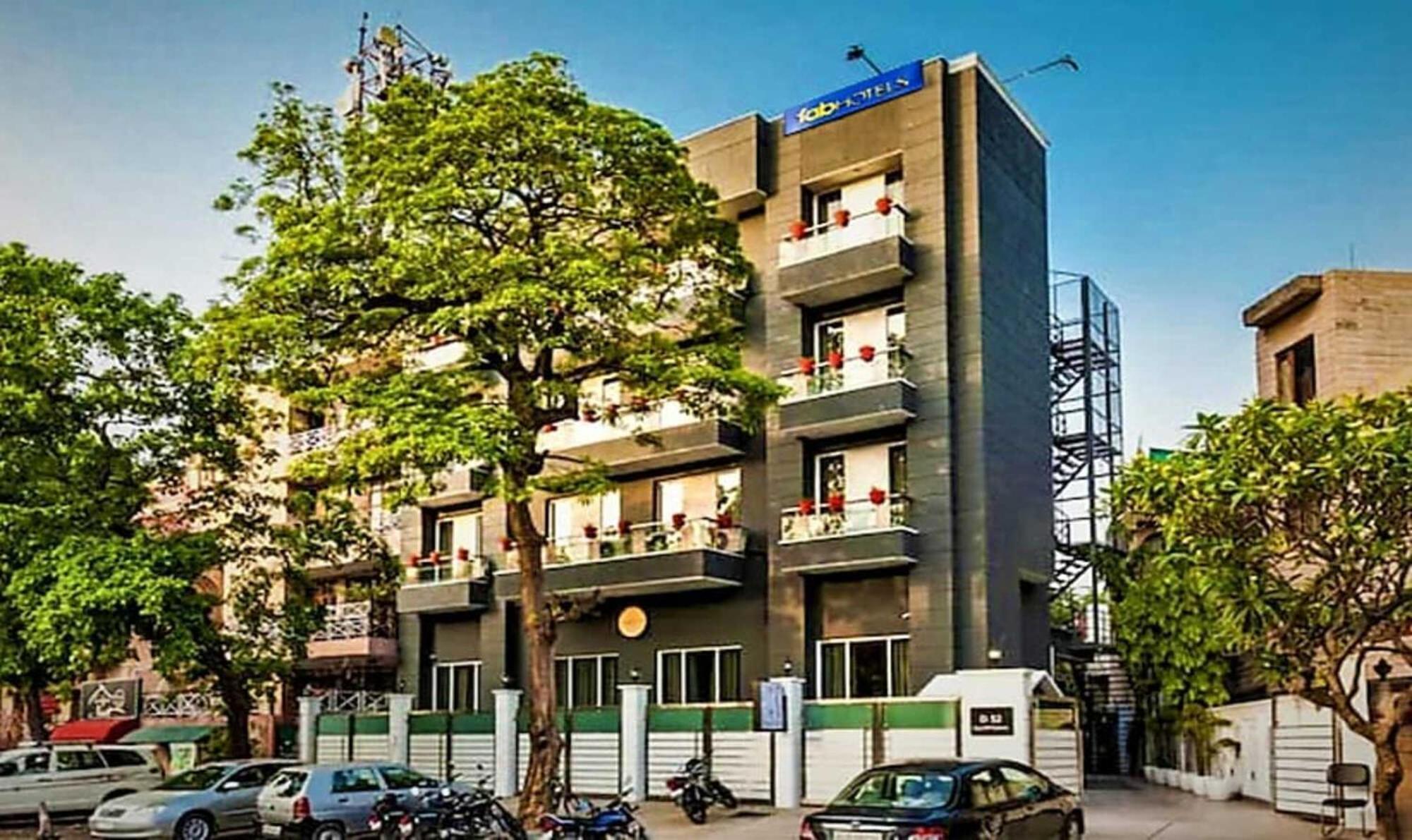 Fabhotel Majestic Jpm I New Delhi Bagian luar foto